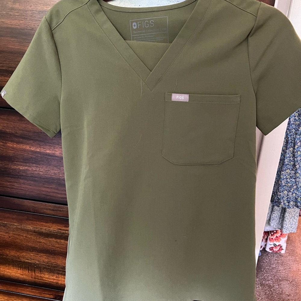 Figs Dark Olive Scrub Set